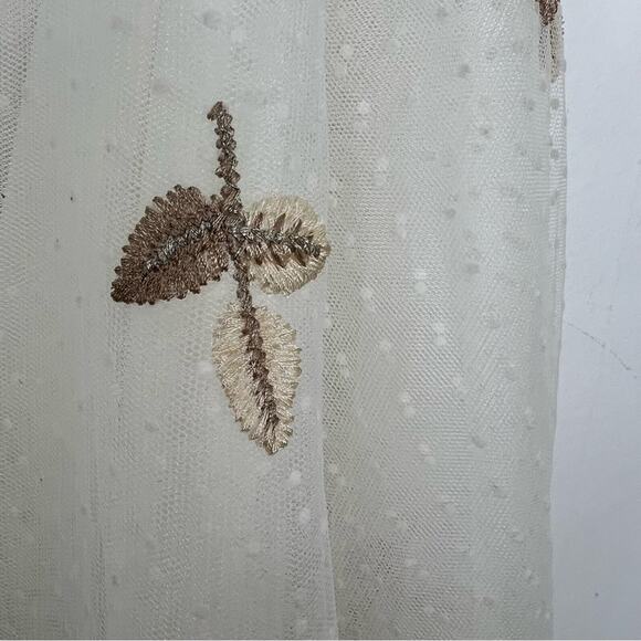 Interdee Paris Fashion Embroidered Floral Netting Skirt Size Small - Picture 9 of 14